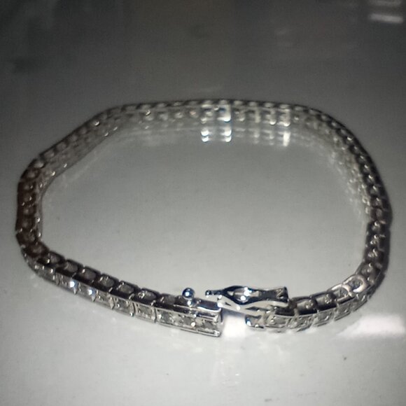 10Kt White Gold 2-Carat Diamond “Half Moon” Eternity Bracelet - Picture 1 of 6